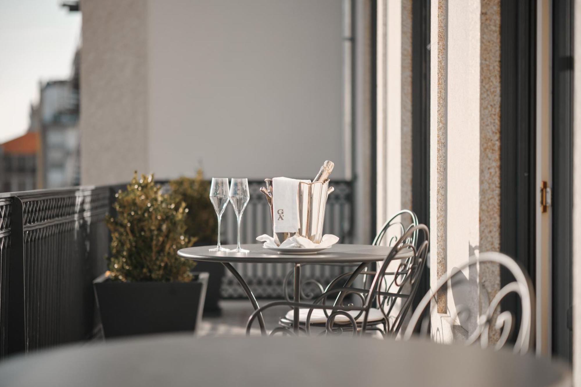 Ga Palace Hotel & Spa, A Xixth-Century Villa Porto Eksteriør billede A balcony