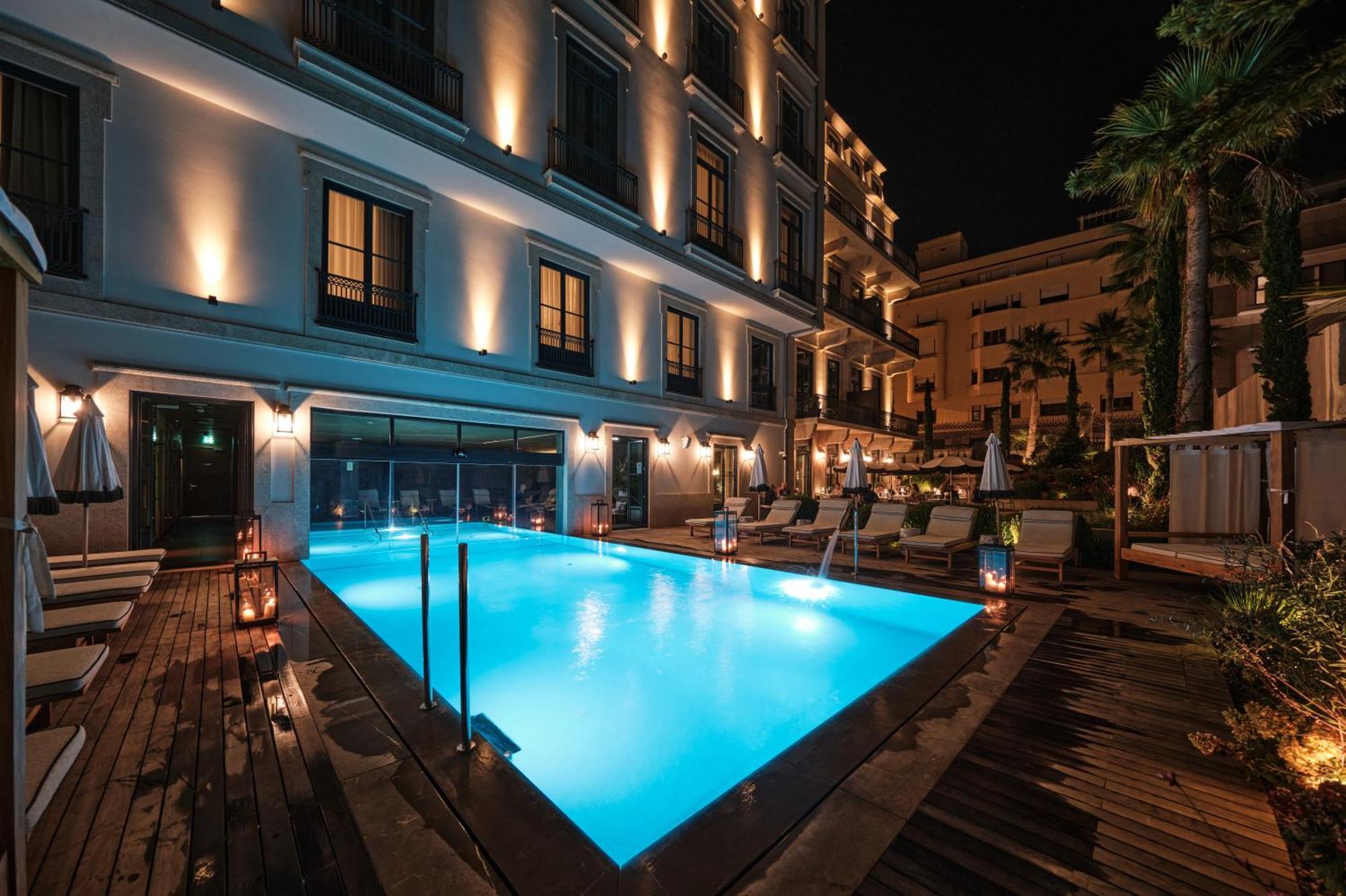 Ga Palace Hotel & Spa, A Xixth-Century Villa Porto Eksteriør billede The hotel's pool