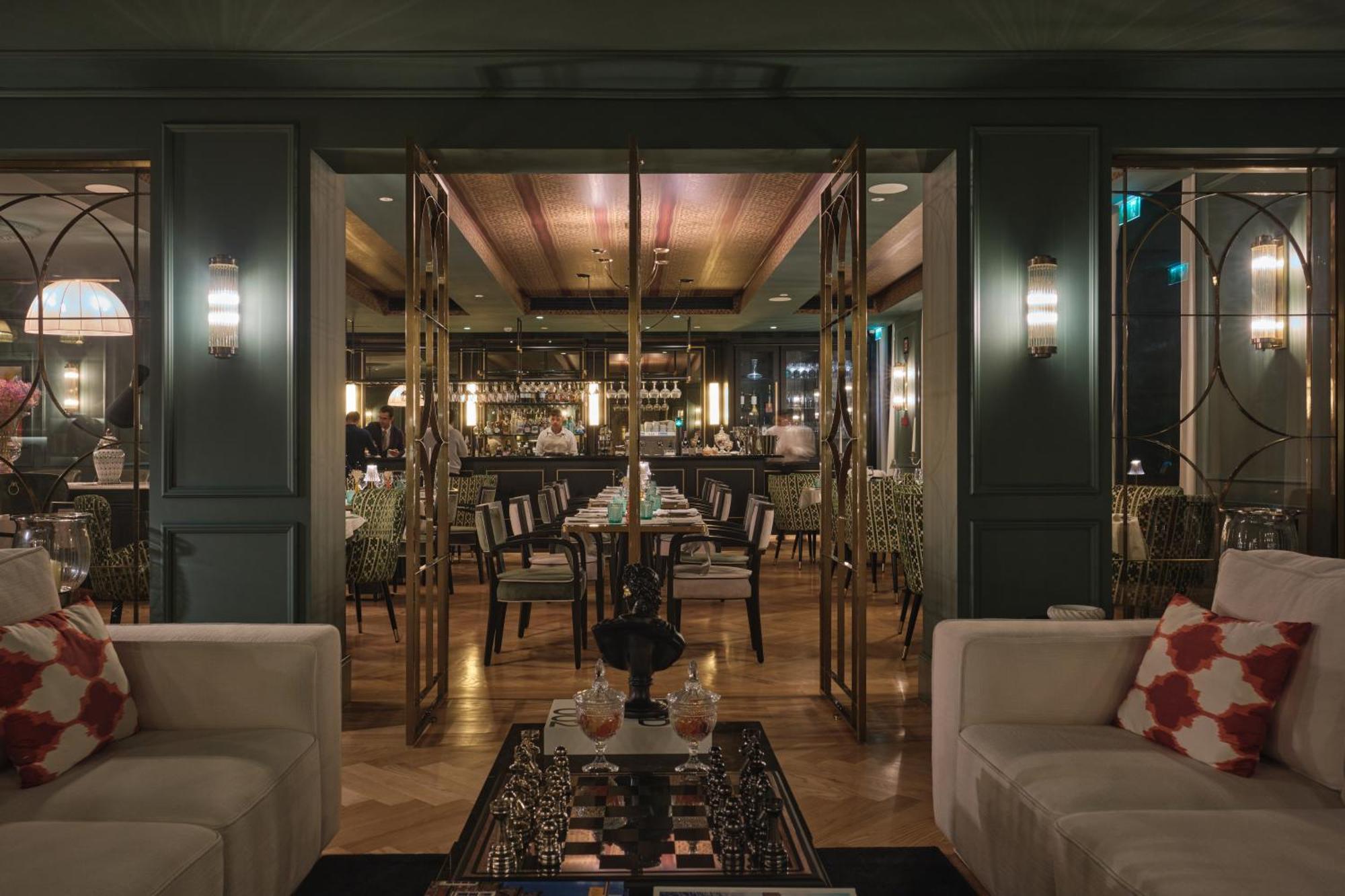 Ga Palace Hotel & Spa, A Xixth-Century Villa Porto Eksteriør billede The bar at the Mandarin Oriental, London
