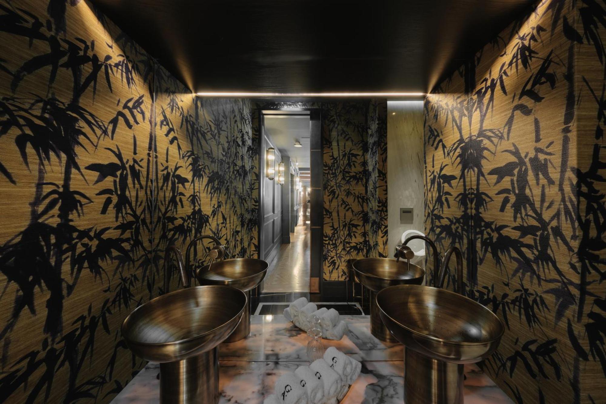 Ga Palace Hotel & Spa, A Xixth-Century Villa Porto Eksteriør billede Bathroom