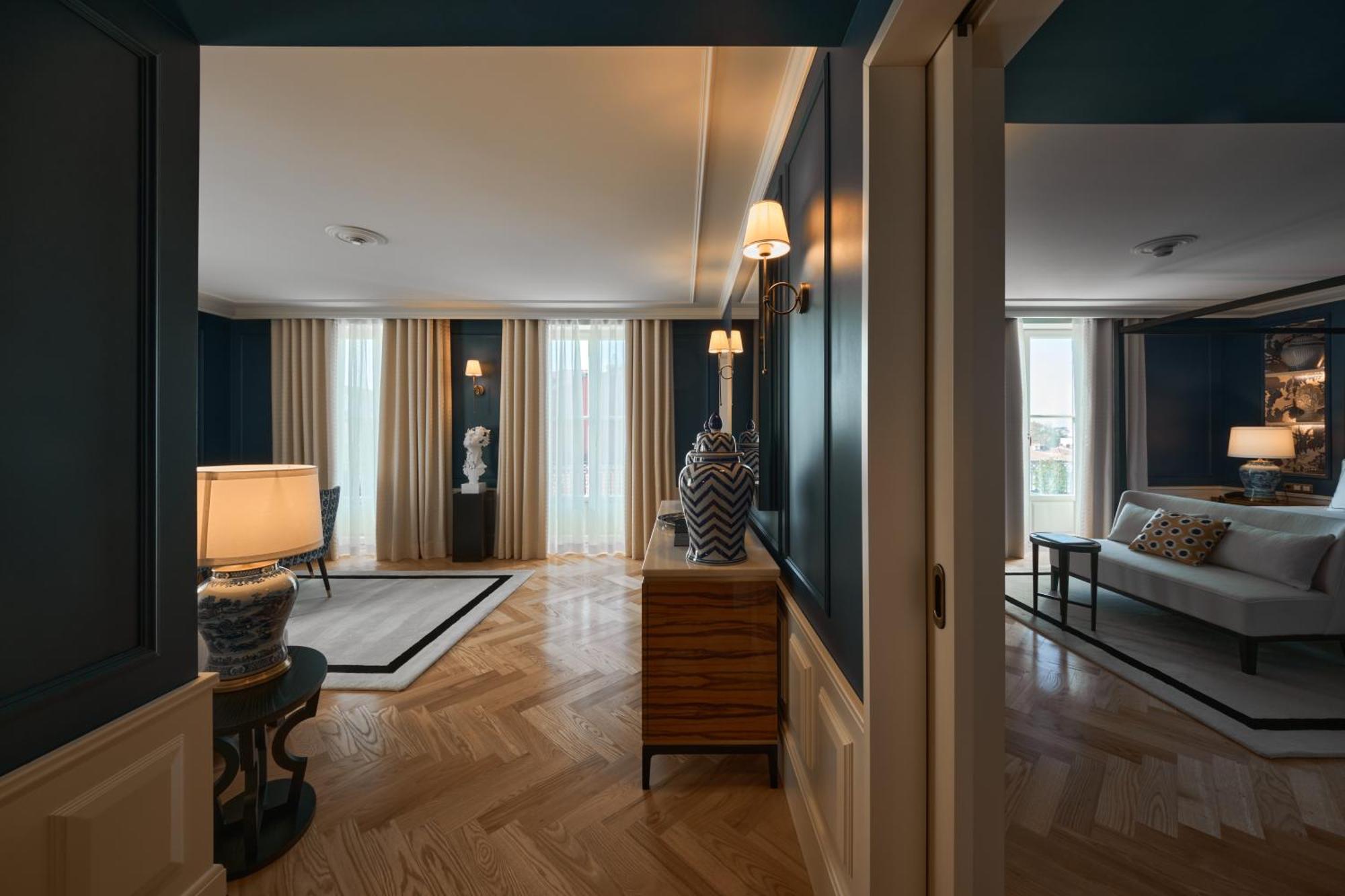 Ga Palace Hotel & Spa, A Xixth-Century Villa Porto Eksteriør billede A suite at the hotel