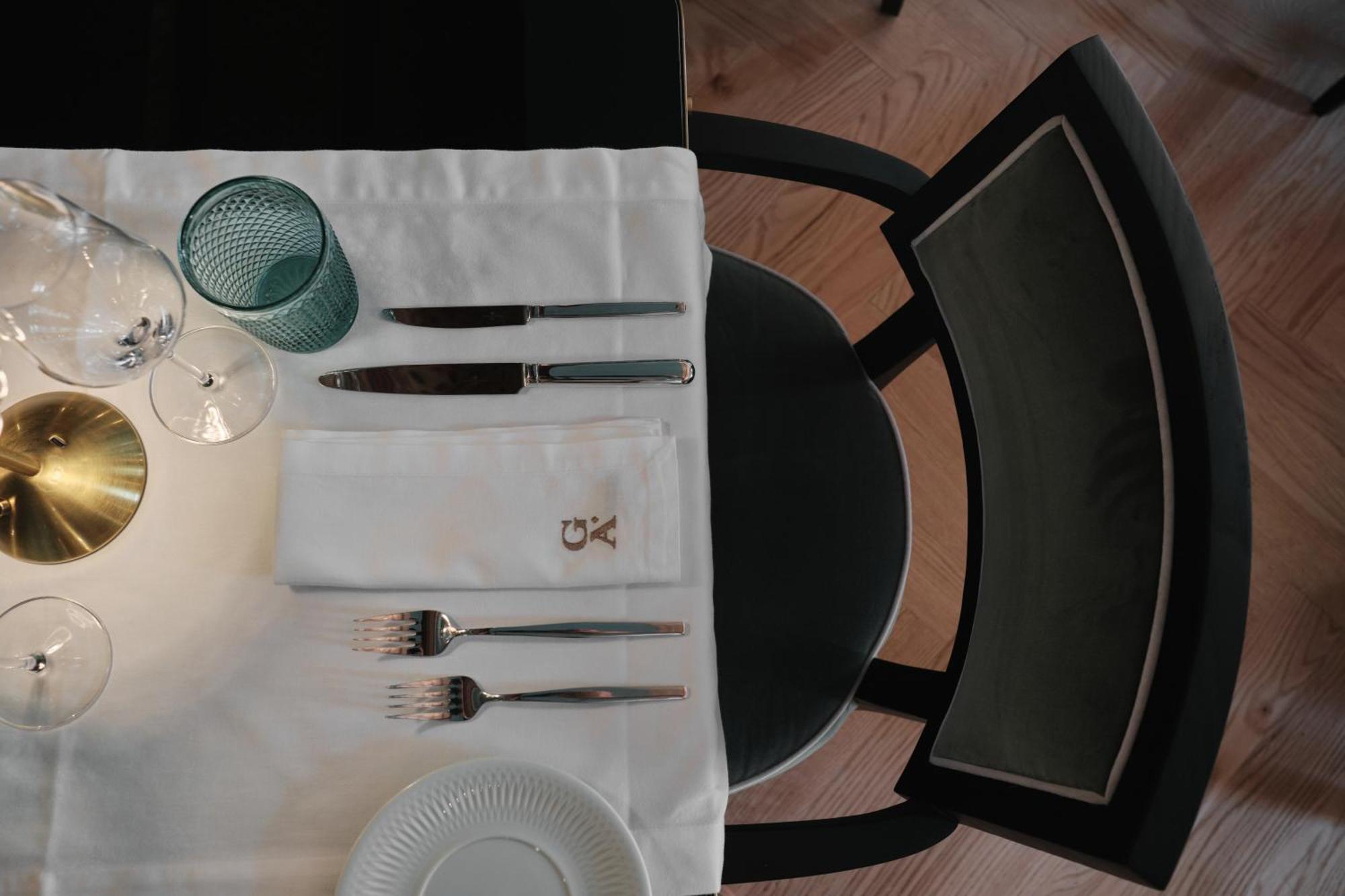 Ga Palace Hotel & Spa, A Xixth-Century Villa Porto Eksteriør billede A place setting at a restaurant